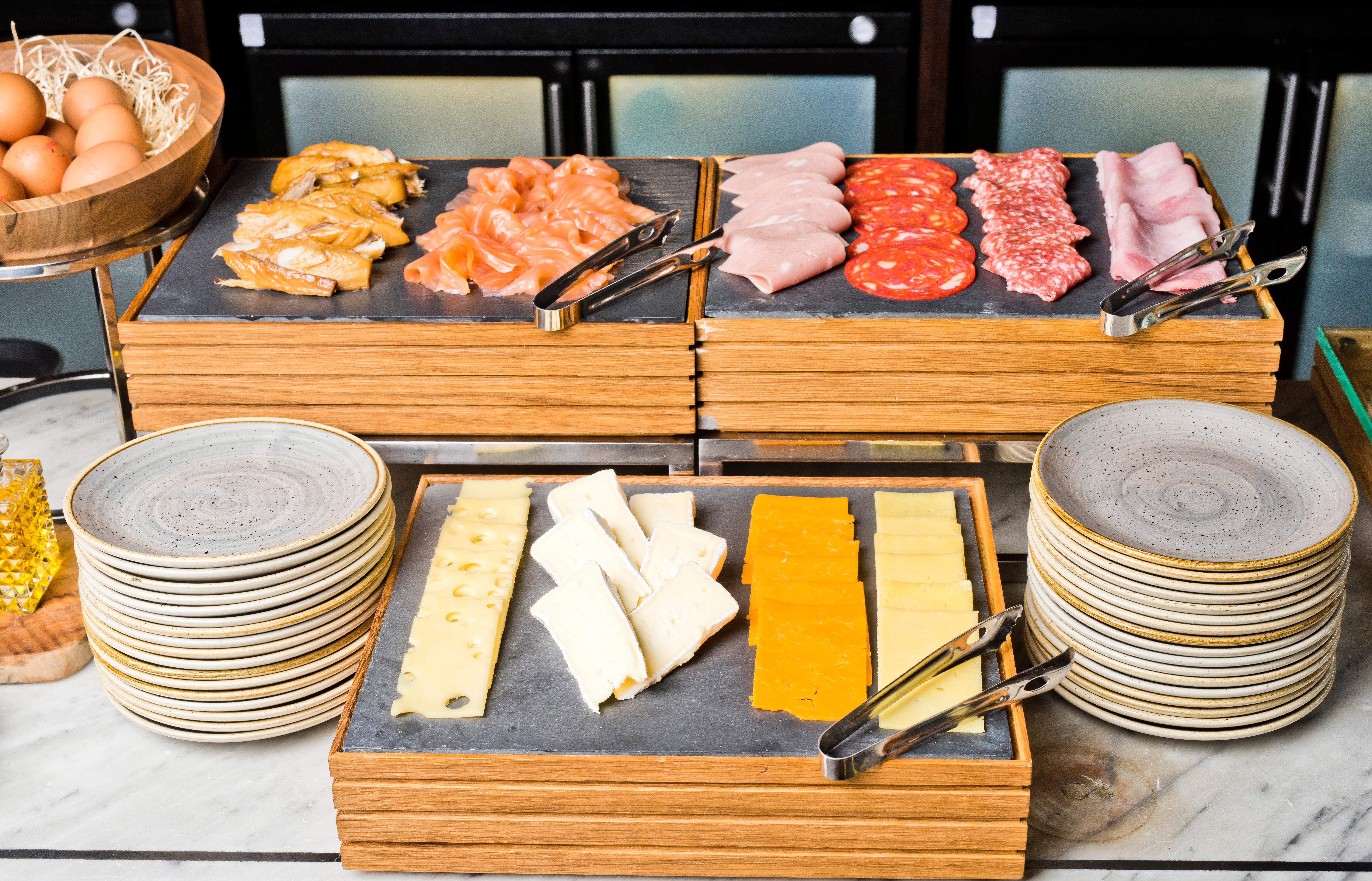 Hotel Intercontinental Edinburgh The George By Ihg Zewnętrze zdjęcie A selection of cold cuts and cheese